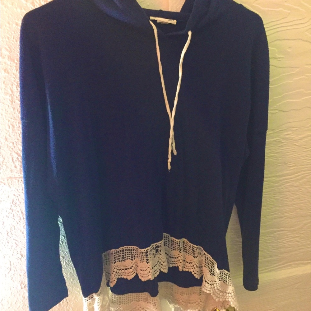 Cropped hoodie